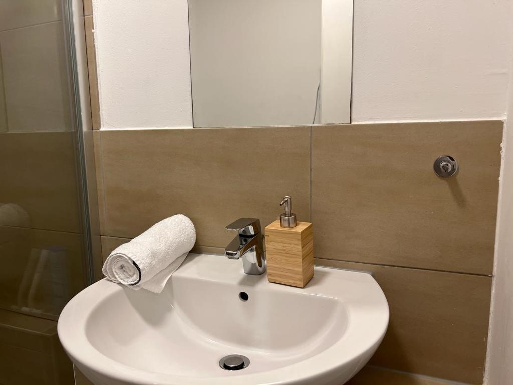 Lux Apartments Mörfelden-Walldorf Екстериор снимка